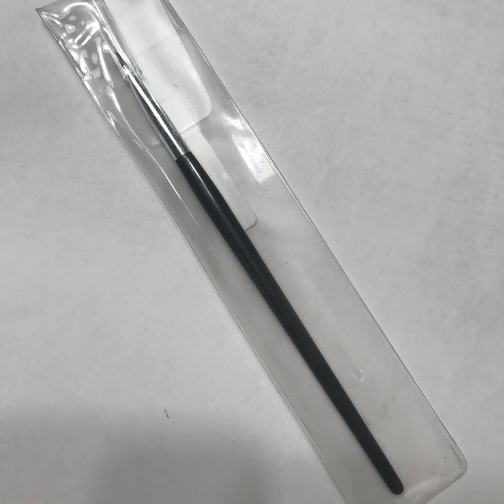 Anastasia Beverly Hills brush #3